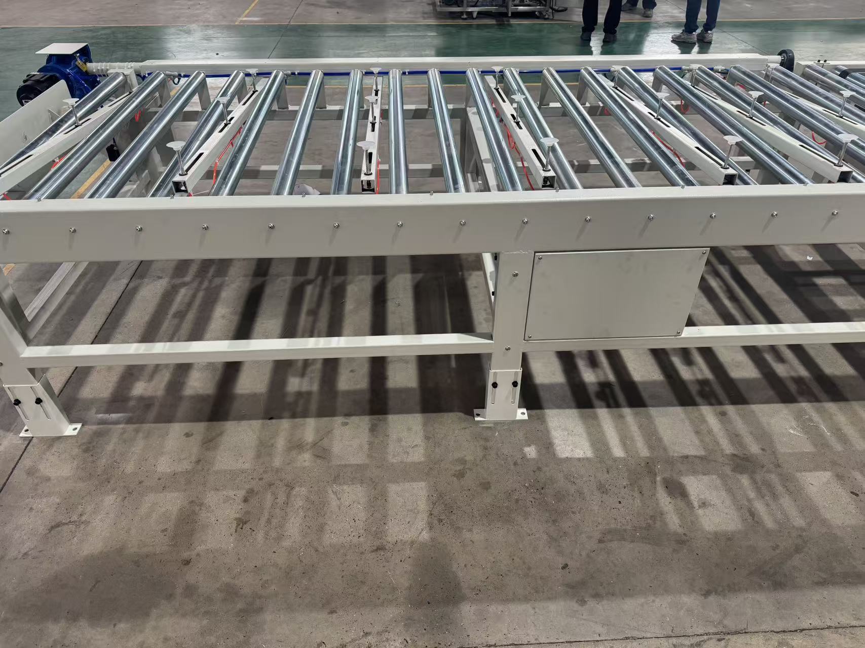 Machine 3 Door Automatic Flipping Lamination Machine 5-8t/H For Doors 1.3 Meters Width